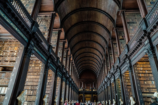 Häämatka Dublin Trinity College Library